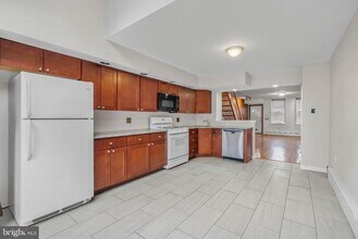 708 Tasker St in Philadelphia, PA - Building Photo - Building Photo