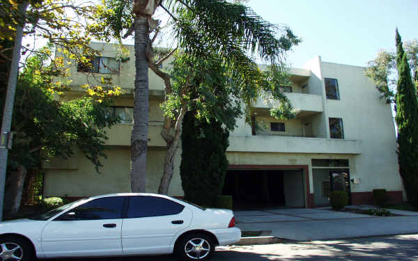 1029 Mira Mar Ave in Long Beach, CA - Foto de edificio - Building Photo