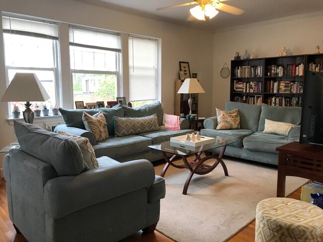 1559 Beacon St, Unit 1F in Brookline, MA - Building Photo - Building Photo