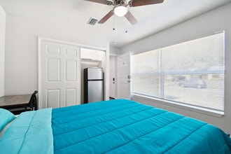 1051 Dogwood Dr in Dunedin, FL - Building Photo - Building Photo