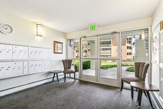 725 S Alton Way, Unit 9C in Denver, CO - Building Photo - Building Photo