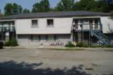 300 Rickenbacker Dr in Tullahoma, TN - Building Photo