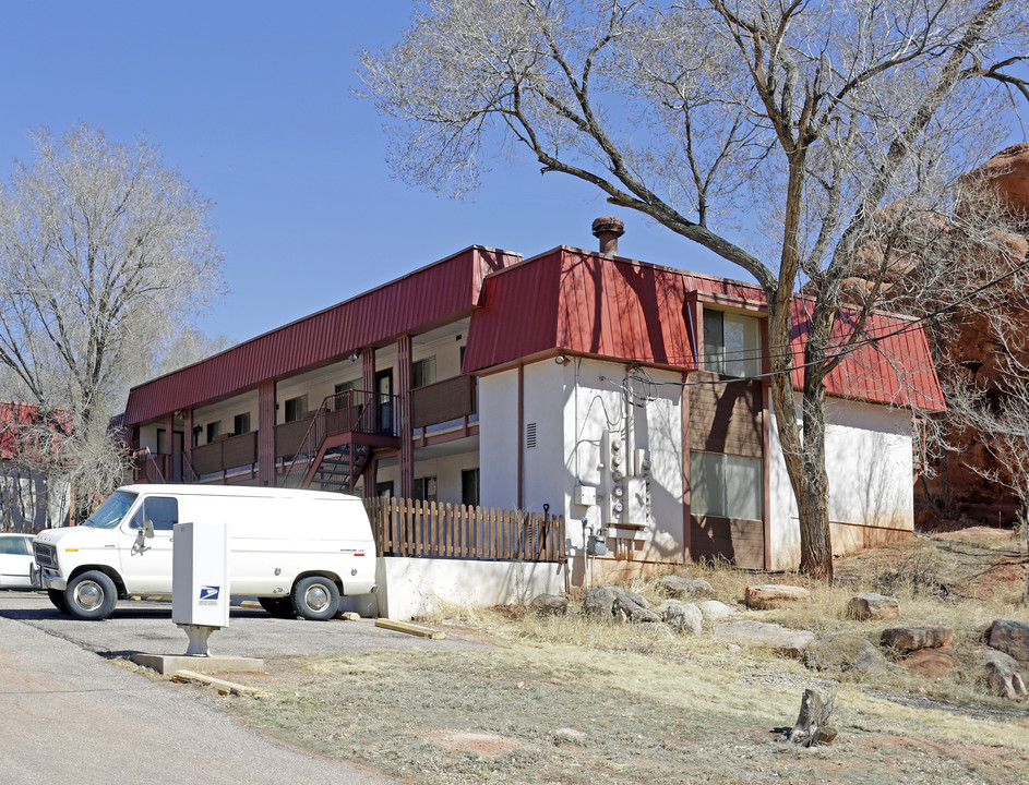 Garden Of The Gods Village in Manitou Springs, CO - Foto de edificio