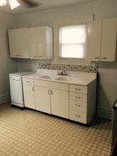 325 Eicher Ave, Unit 2 in Greensburg, PA - Foto de edificio - Building Photo