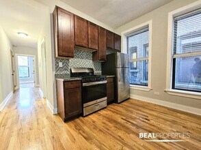 633 W Oakdale Ave in Chicago, IL - Building Photo - Building Photo