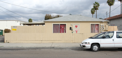 239-249 Van Houten Ave in El Cajon, CA - Building Photo - Building Photo