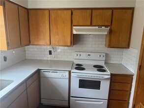 645 W Adams St in Fayetteville, AR - Building Photo - Building Photo