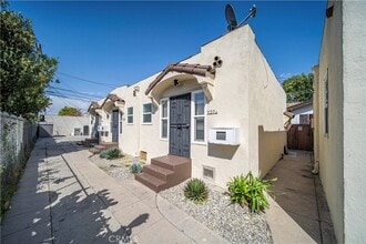 1127 E 67th St in Los Angeles, CA - Building Photo - Building Photo