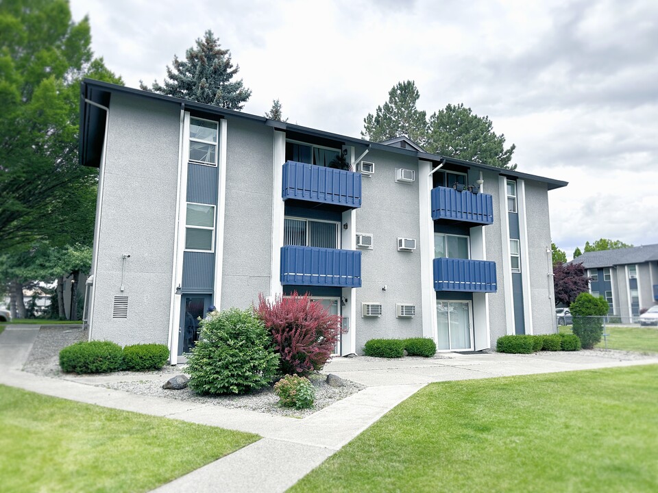 Riverton Terrace in Spokane, WA - Foto de edificio