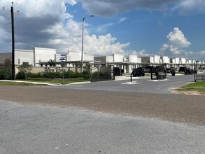 1304 Petri Dr in Weslaco, TX - Building Photo - Building Photo
