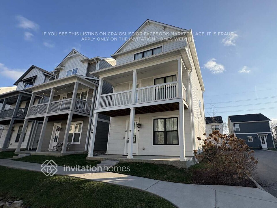 256 Founders Ln in Nashville, TN - Foto de edificio