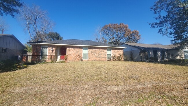 property at 15414 W Hampton Cir
