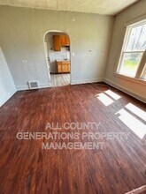 1011 E 140th St in Cleveland, OH - Foto de edificio - Building Photo