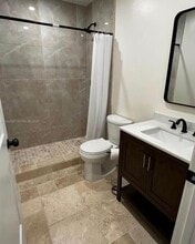 7305 SW 135th Ct in Miami, FL - Foto de edificio - Building Photo