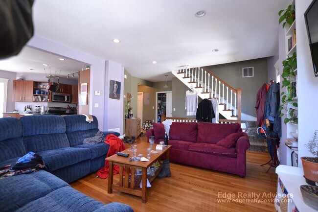 46 Hobson St, Unit 2 in Boston, MA - Building Photo - Building Photo