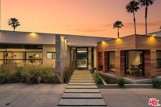 455 Castle Pl in Beverly Hills, CA - Building Photo - Building Photo