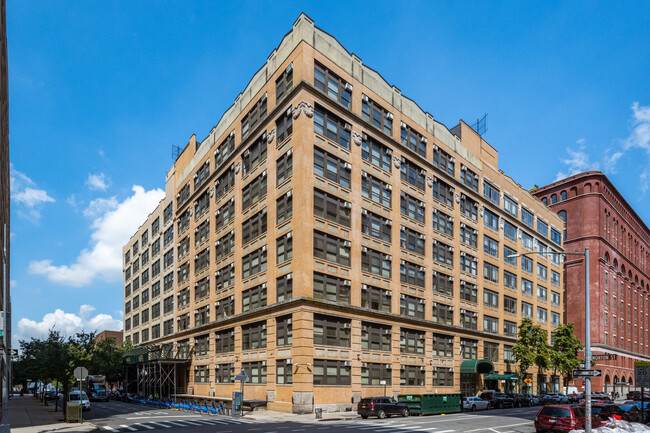 Village Care Co-Op in New York, NY - Foto de edificio - Building Photo