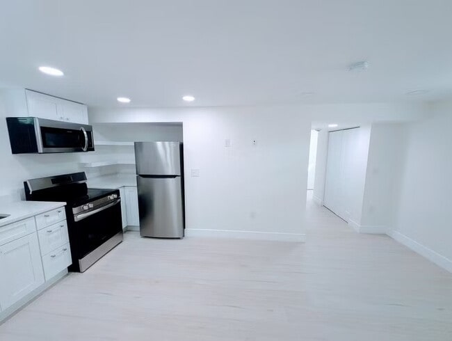 2349 R St SE in Washington, DC - Building Photo - Building Photo