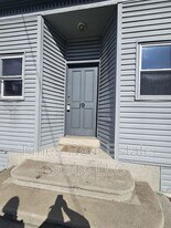 19 W Main St in Fleetwood, PA - Building Photo