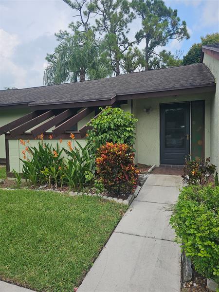 263 Deerfield Ct in Royal Palm Beach, FL - Building Photo - Building Photo