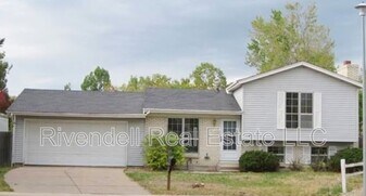 2295 S Norfolk St in Aurora, CO - Building Photo