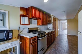 788 Avenue A in Bayonne, NJ - Building Photo - Building Photo