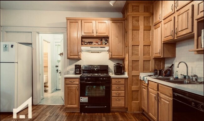 1049 Spaight St, Unit First Floor Flat in Madison, WI - Foto de edificio - Building Photo