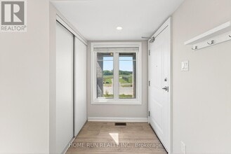 1201 Chapman Mills Dr in Ottawa, ON - Building Photo - Building Photo