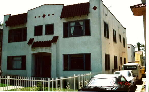 1133-1139 Gladys Ave in Long Beach, CA - Building Photo - Building Photo