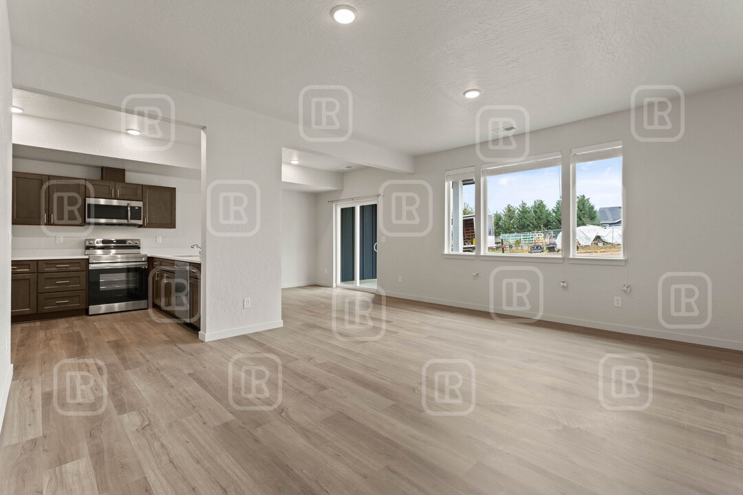 219 S Grady Ln in Spokane Valley, WA - Building Photo