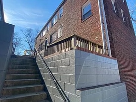 4251 Edson Plz NE, Unit 3