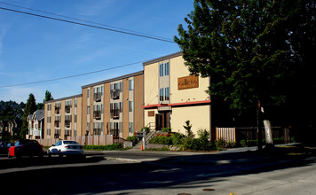 Callisto in Seattle, WA - Building Photo - Building Photo