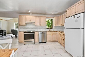 568 Manville Rd, Unit Upper R in Pleasantville, NY - Building Photo - Building Photo