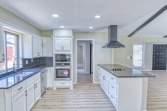 916 Schulze Dr in Norman, OK - Building Photo - Building Photo