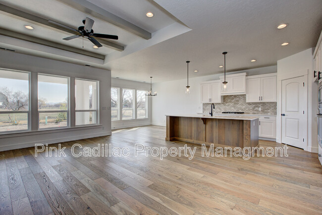property at 490 S Steephead Ln