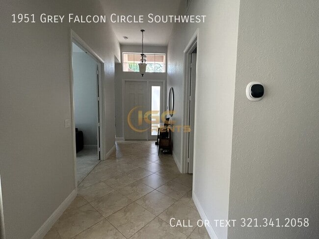 1951 Grey Falcon Cir SW in Vero Beach, FL - Building Photo - Building Photo