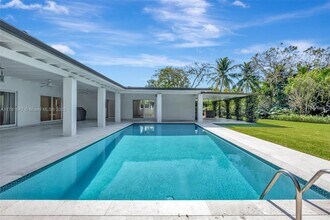6430 SW 126th Street Rd in Pinecrest, FL - Building Photo - Building Photo