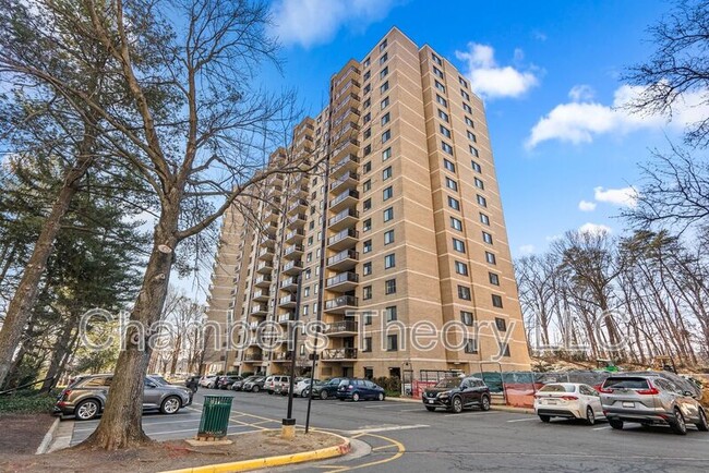 property at 309 Yoakum Pkwy