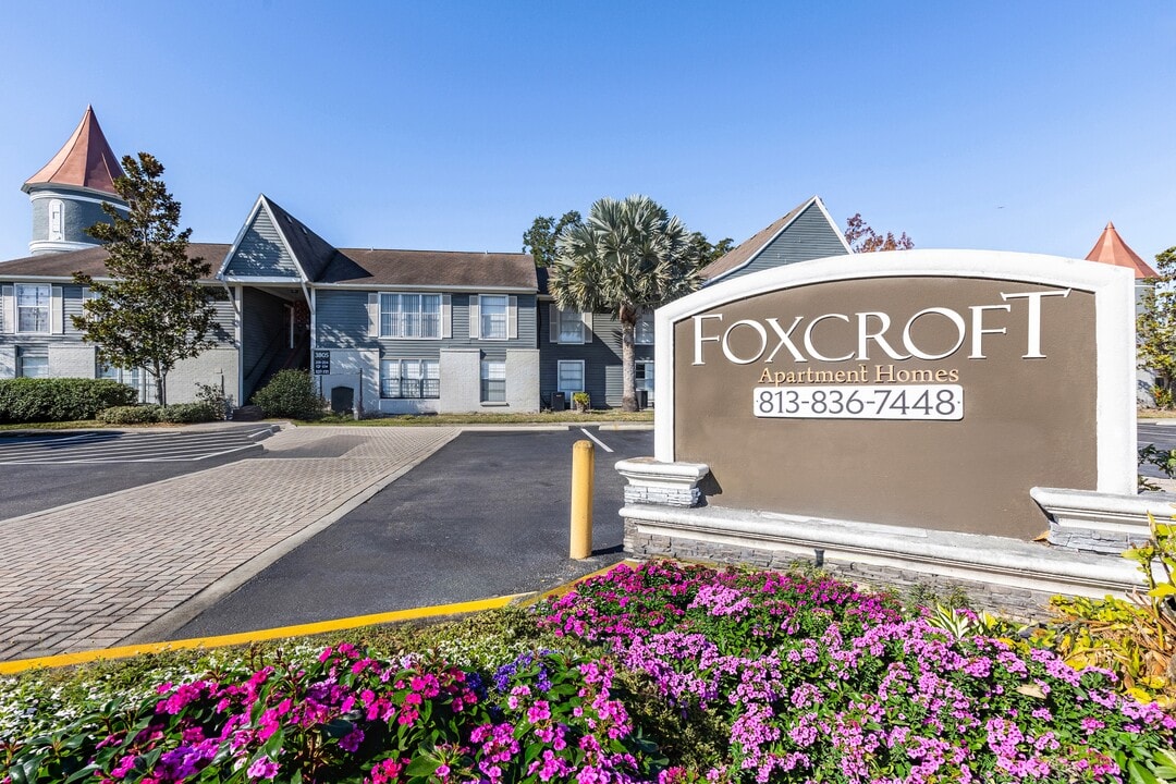 Foxcroft Apartments in Tampa, FL - Building Photo