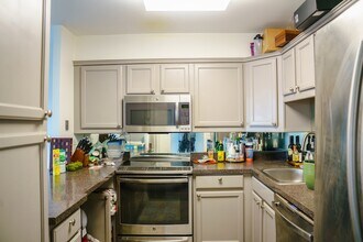 1560 N Sandburg Terrace, Unit 503J in Chicago, IL - Foto de edificio - Building Photo