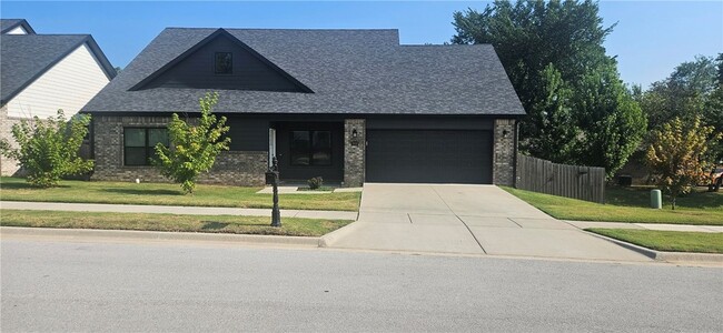 property at 310 W Kinniburgh Dr