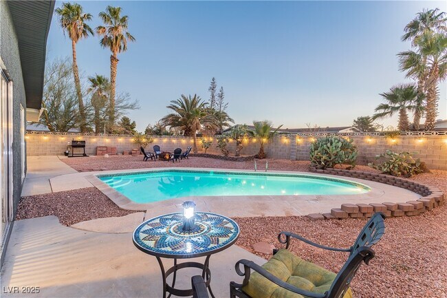 4273 Ridgeview Dr in Las Vegas, NV - Building Photo - Building Photo