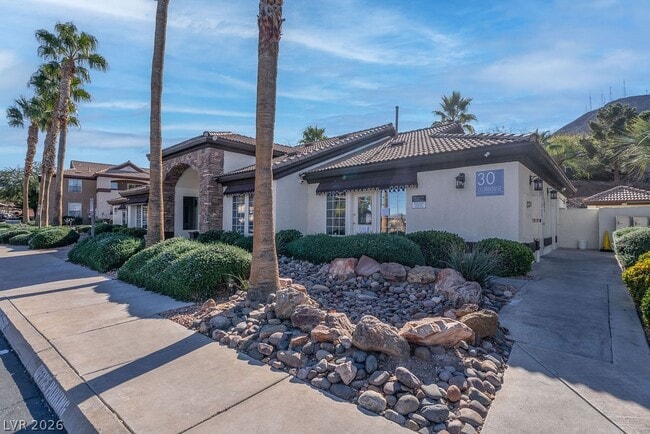 property at 231 W Horizon Ridge Pkwy