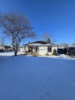 1512 N Walnut St in Dover, OH - Building Photo