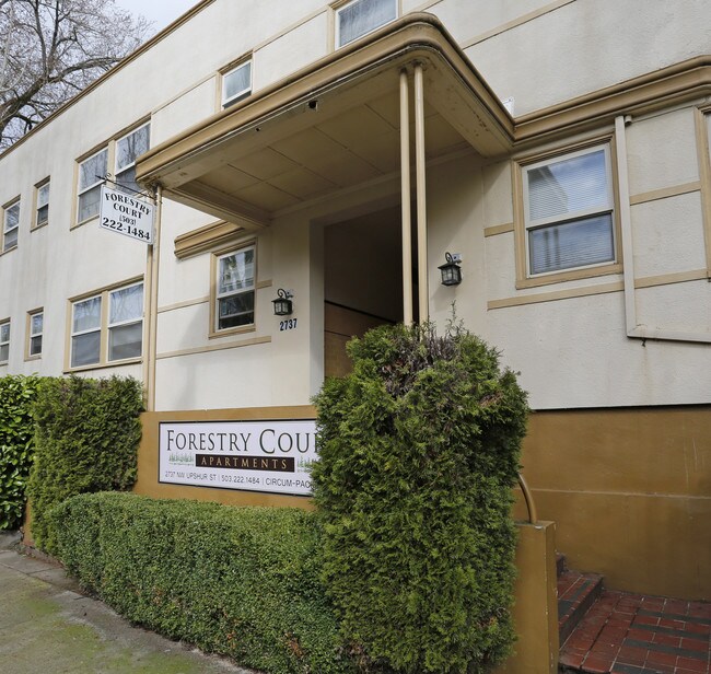 Forestry Court Apartments in Portland, OR - Foto de edificio - Building Photo