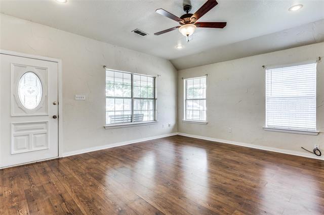1008 Treys Ct in Sanger, TX - Building Photo - Building Photo