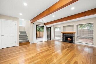 8036 Briar Ridge Ln in Citrus Heights, CA - Foto de edificio - Building Photo