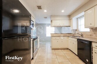 15814 Whipple Tree Dr in Houston, TX - Building Photo - Building Photo