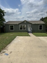 7208 Comstock Cv in Lago Vista, TX - Building Photo - Building Photo
