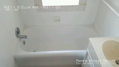 8211 S Ellis Ave-Unit -8211-2E in Chicago, IL - Building Photo - Building Photo